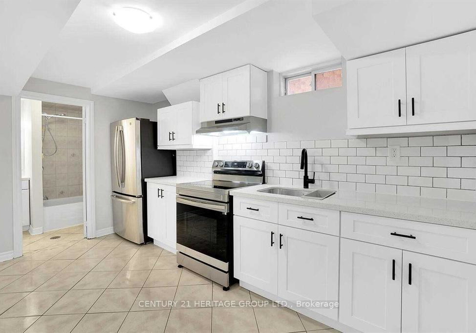 521-heddle-crescent-newmarket-ontario-n13678400