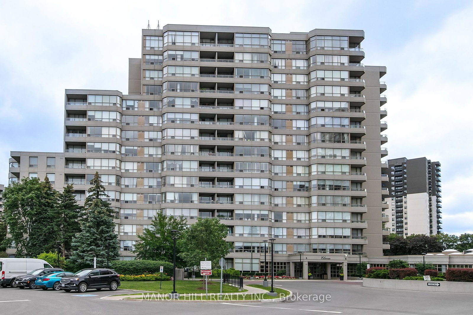 11-townsgate-drive-vaughan-ontario-n13679784