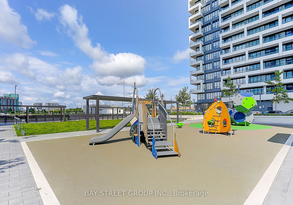 8-water-walk-drive-markham-ontario-n13680398