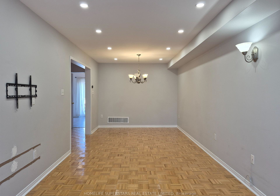 19-foxchase-avenue-vaughan-ontario-n13680528