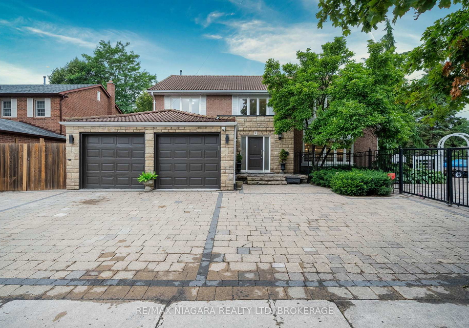 2-aitken-circle-markham-ontario-n13680650