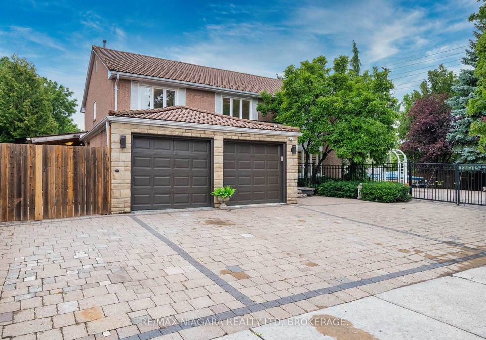 2-aitken-circle-markham-ontario-n13680650
