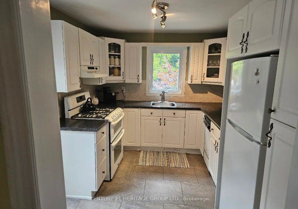 47-denne-boulevard-newmarket-ontario-n13681490