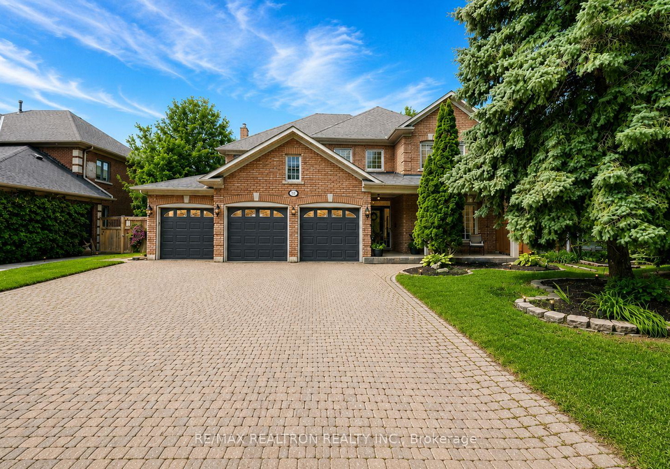 653-exceller-circle-newmarket-ontario-n13682486