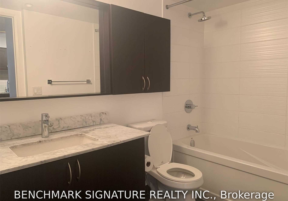 376-highway-7-road-e-richmond-hill-ontario-n13682496