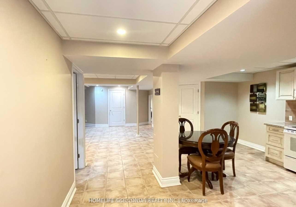 33-hammerstone-crescent-vaughan-ontario-n13682568
