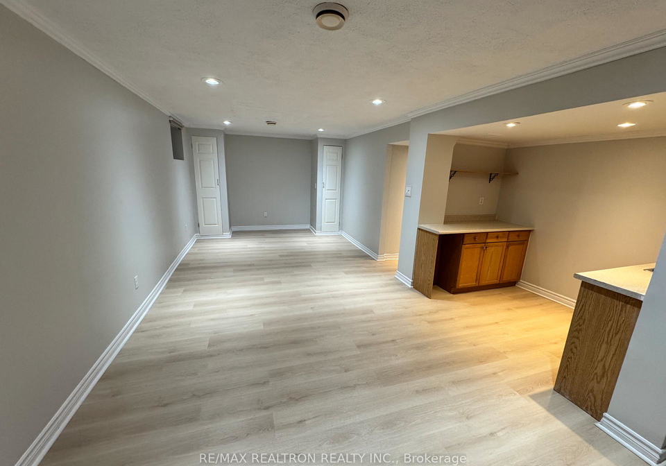 168-hodgson-drive-newmarket-ontario-n13682918