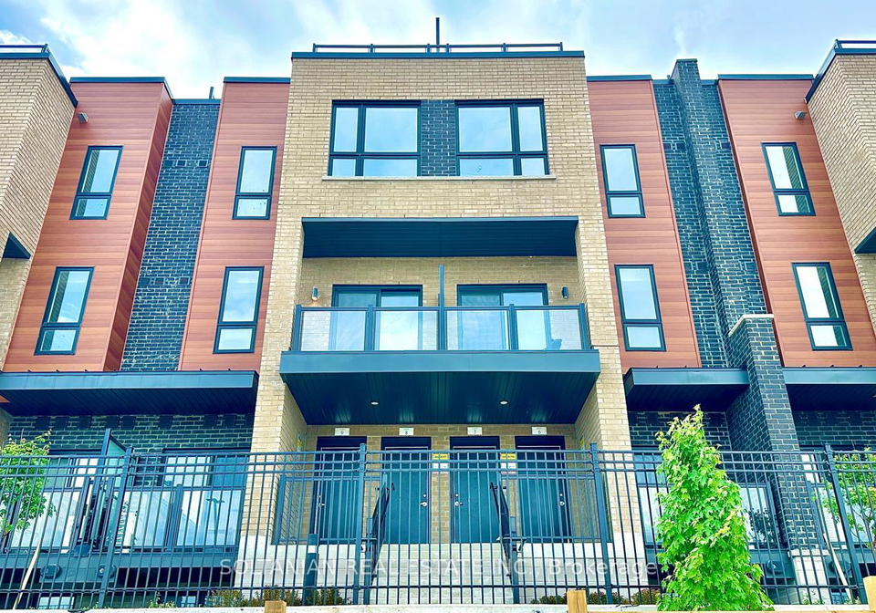 20-lytham-green-circle-newmarket-ontario-n13683028