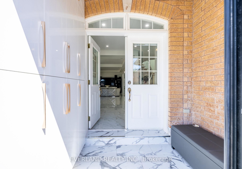 10-megarry-court-richmond-hill-ontario-n13683576