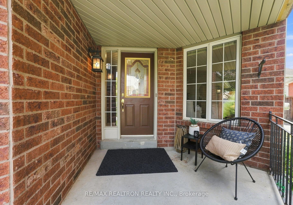 416-heddle-crescent-newmarket-ontario-n13683602