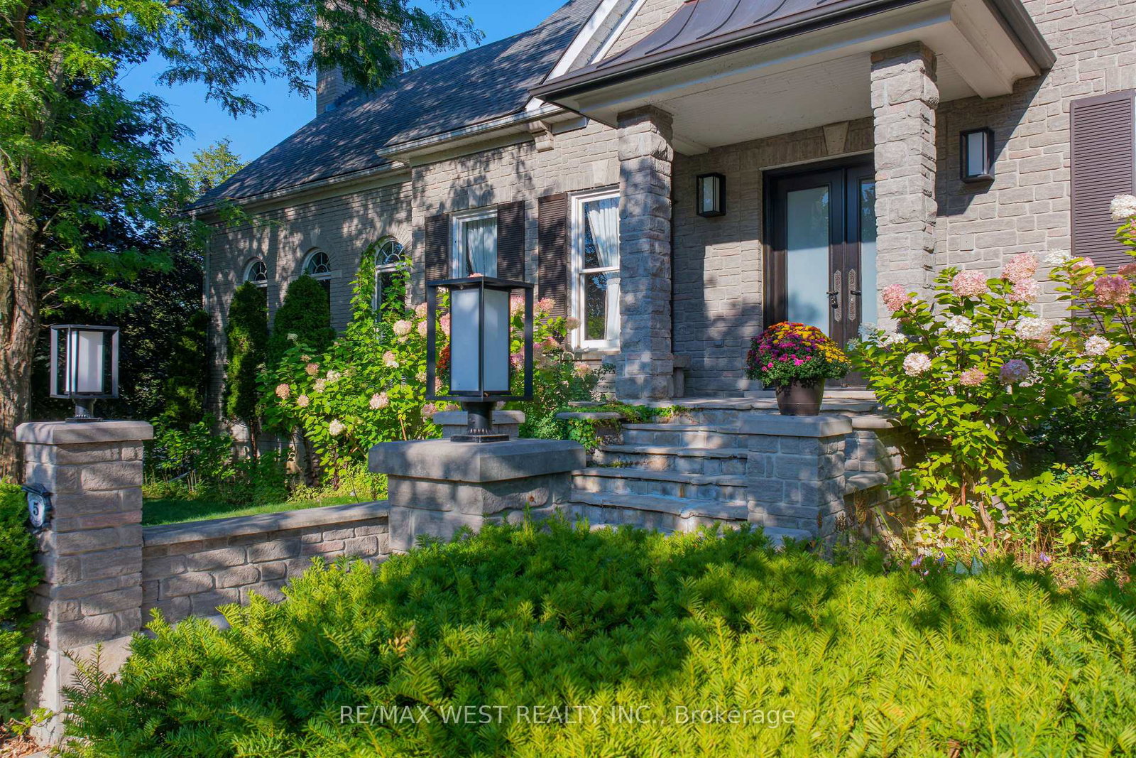 5-humberview-drive-vaughan-ontario-n13683880