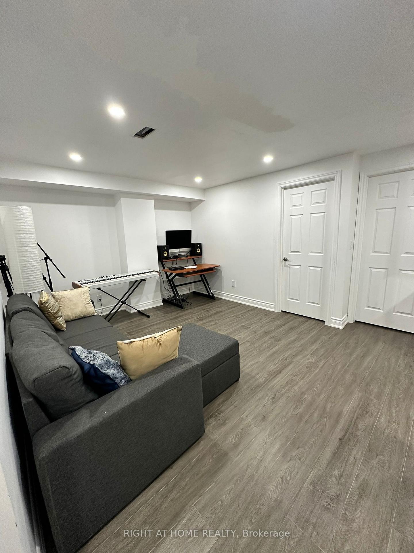 97-forest-edge-crescent-east-gwillimbury-ontario-n13684440