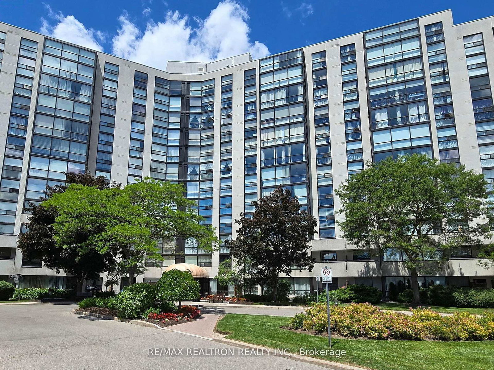 40-harding-boulevard-w-richmond-hill-ontario-n13684442