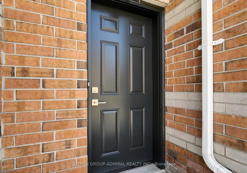 52-brandy-lane-way-newmarket-ontario-n13684636