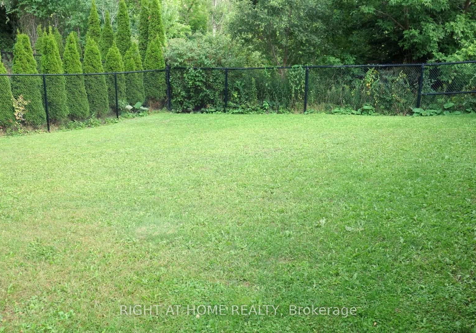 17-bond-crescent-richmond-hill-ontario-n13685208