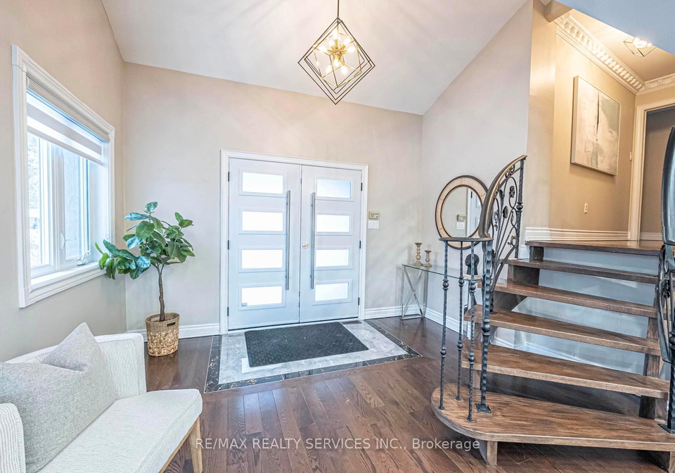 247-sand-road-east-gwillimbury-ontario-n13685262