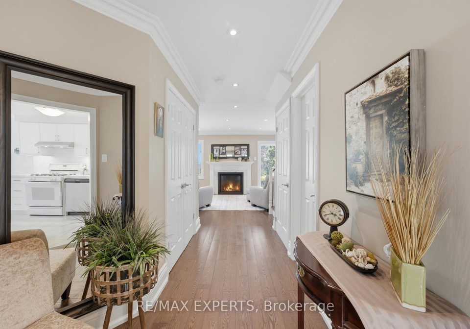 104-pinedale-gate-vaughan-ontario-n13685356