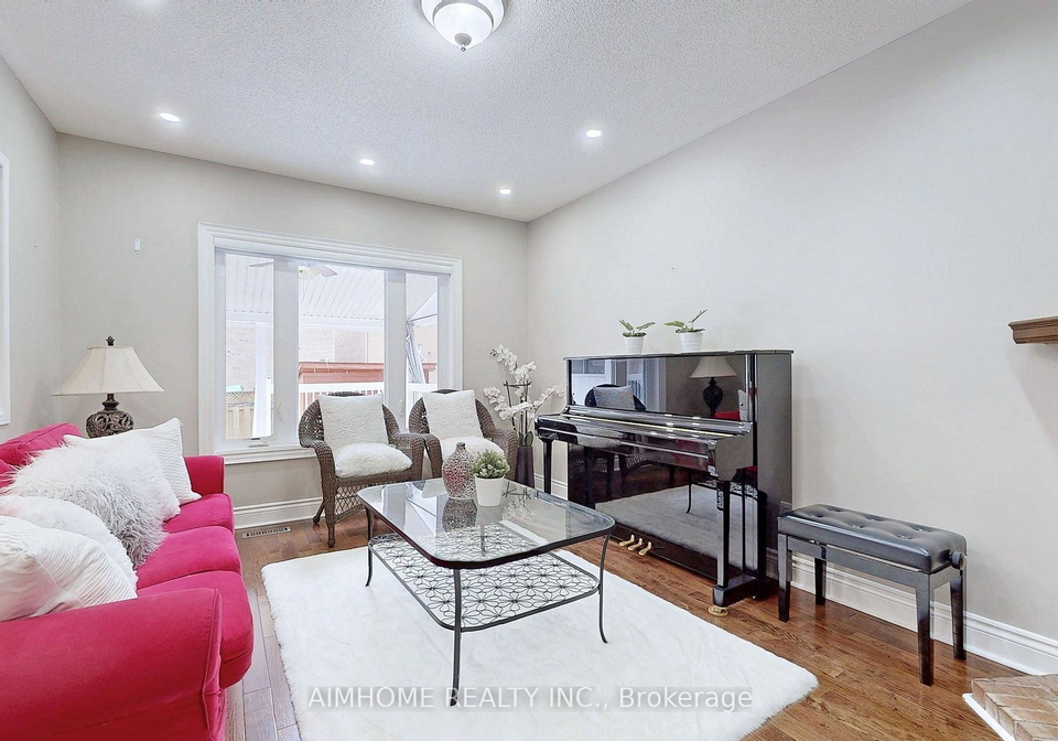 399-flanagan-ct-flagstone-way-newmarket-ontario-n13685616