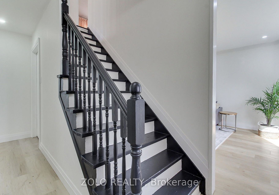 388-terry-drive-newmarket-ontario-n13685696