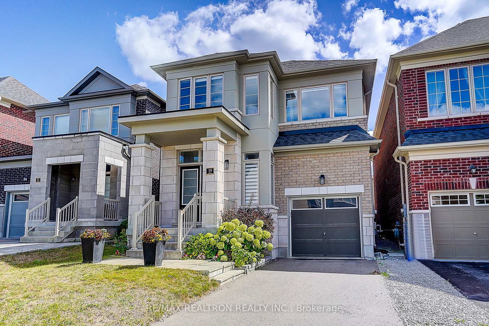 19-falconridge-terrace-east-gwillimbury-ontario-n13685712