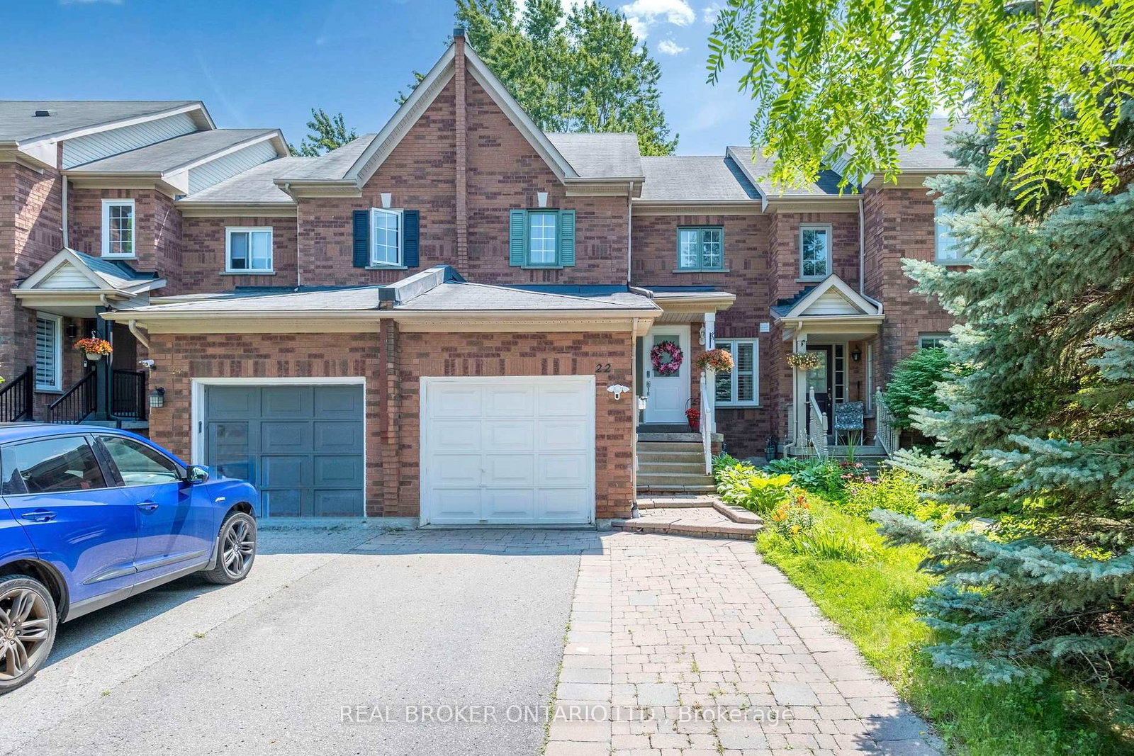 22-october-lane-aurora-ontario-n13685772