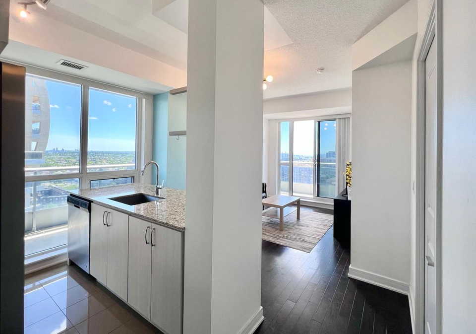 9201-yonge-street-richmond-hill-ontario-n13686190