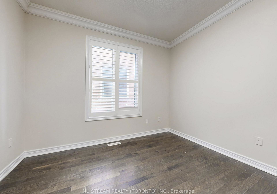 224-aspenwood-drive-newmarket-ontario-n13686274