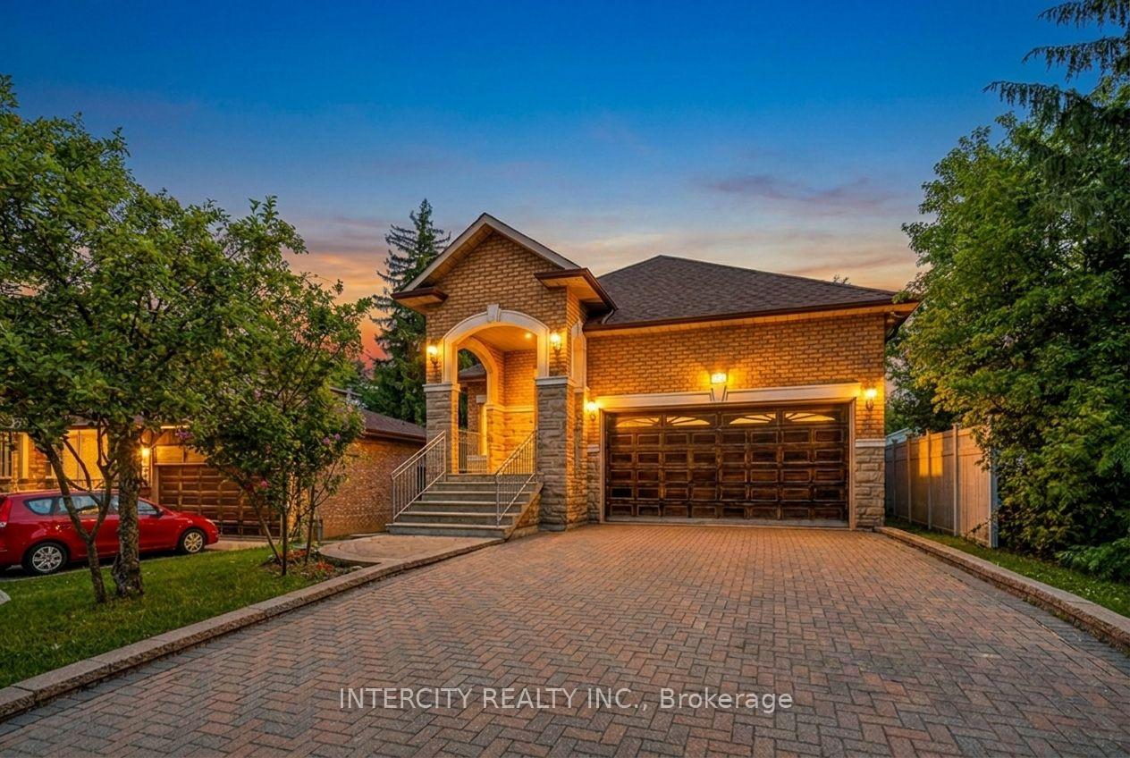 42-oak-avenue-richmond-hill-ontario-n13687174