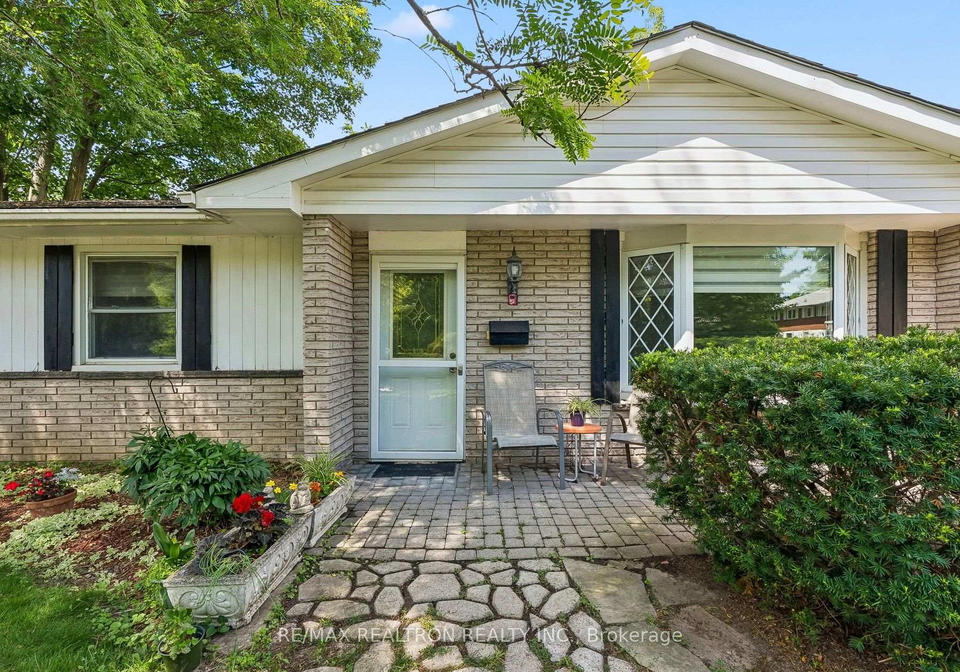 957-janette-street-newmarket-ontario-n13687548