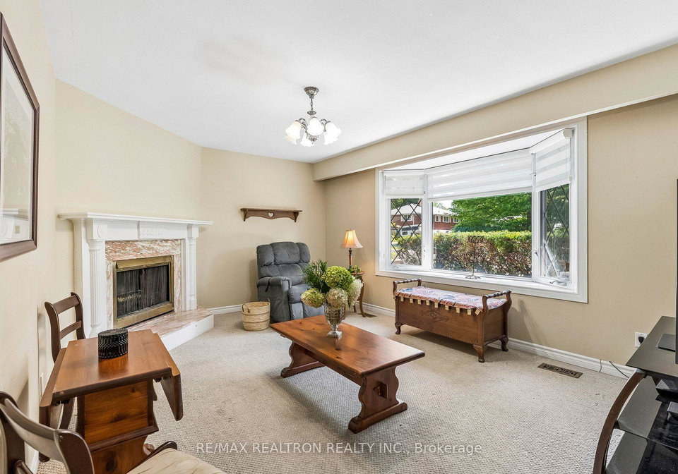 957-janette-street-newmarket-ontario-n13687548