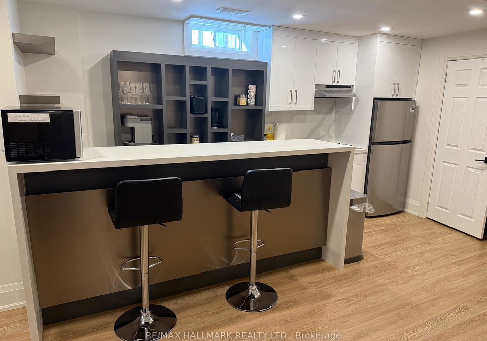 7-charing-crescent-aurora-ontario-n13687738