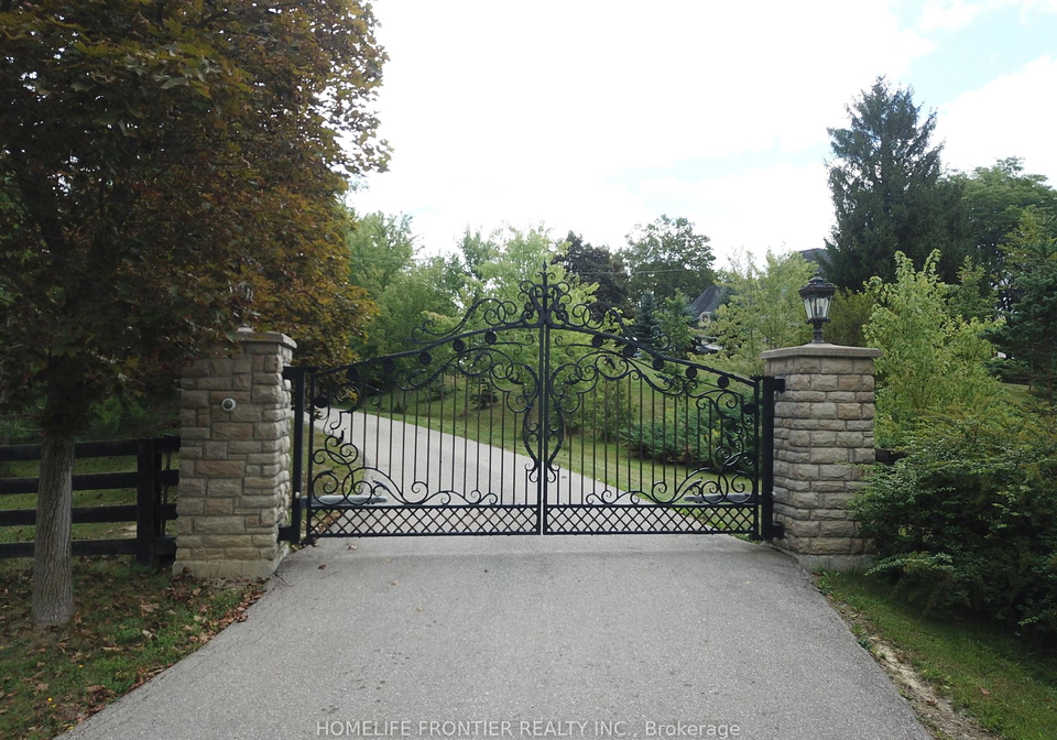 7645-16th-side-road-king-ontario-n13688130