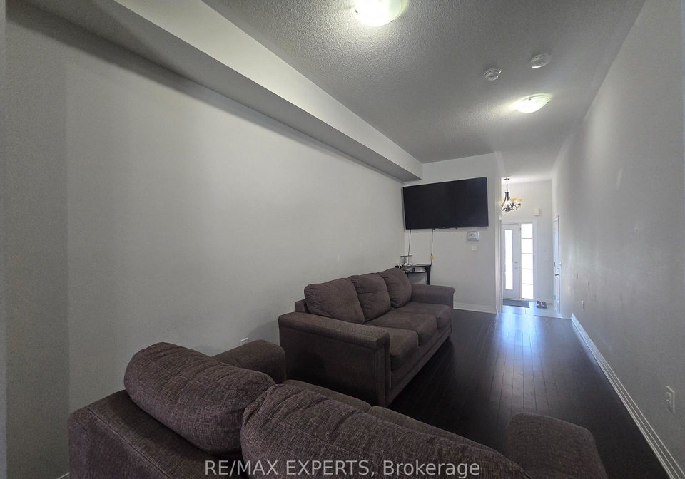 35-landolfi-way-bradford-west-gwillimbury-ontario-n13688146