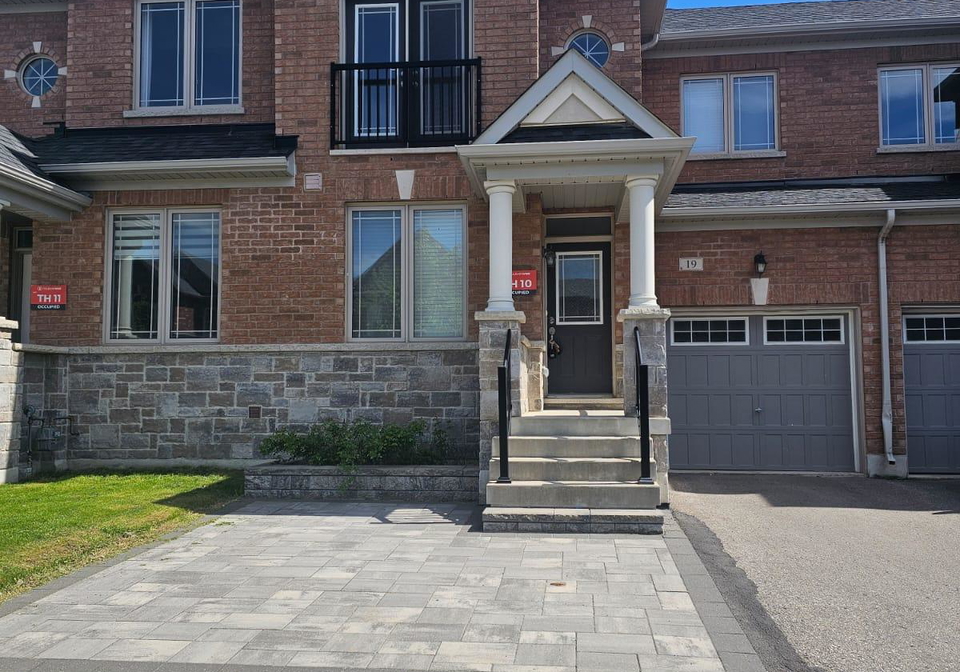 19-walter-english-drive-east-gwillimbury-ontario-n13688374