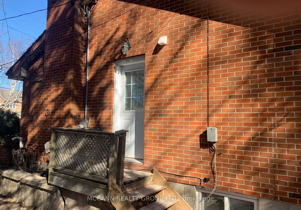 562-mulock-court-newmarket-ontario-n13688884