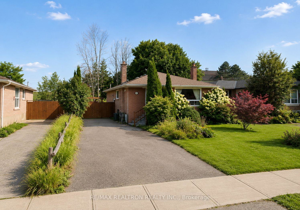 13-aurora-heights-drive-aurora-ontario-n13688912