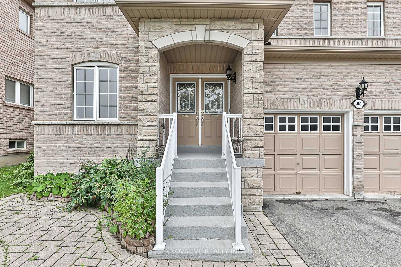 300-woodspring-avenue-newmarket-ontario-n13689062