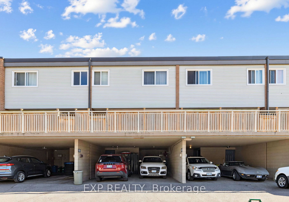 1milestone-crescent-aurora-ontario-n13689188