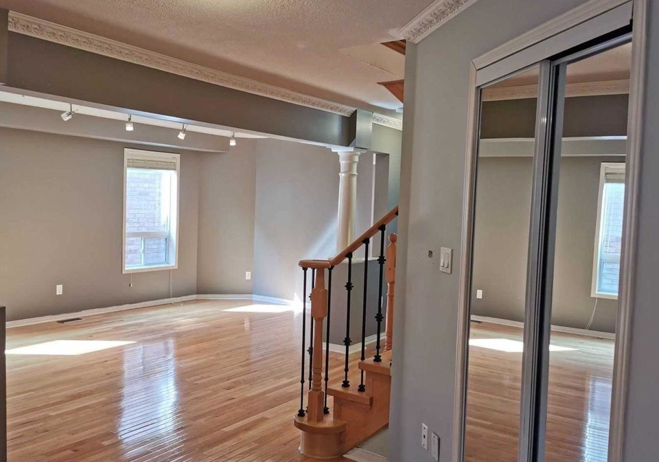 8-maffey-crescent-richmond-hill-ontario-n13690264