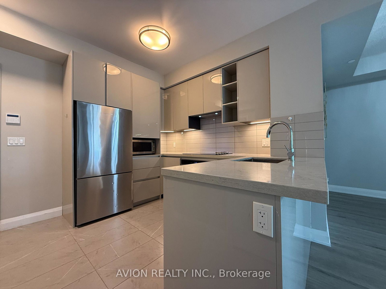 398-highway-7-street-e-richmond-hill-ontario-n13690448