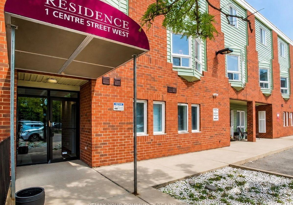1-center-street-w-richmond-hill-ontario-n13692896