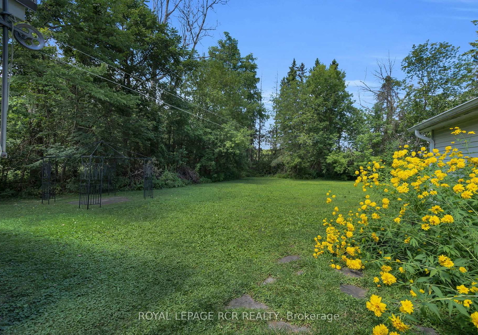 36-may-avenue-east-gwillimbury-ontario-n13693262