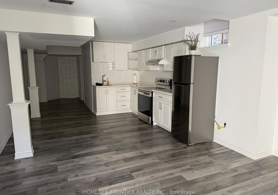 586-sweetwater-crescent-newmarket-ontario-n13693886