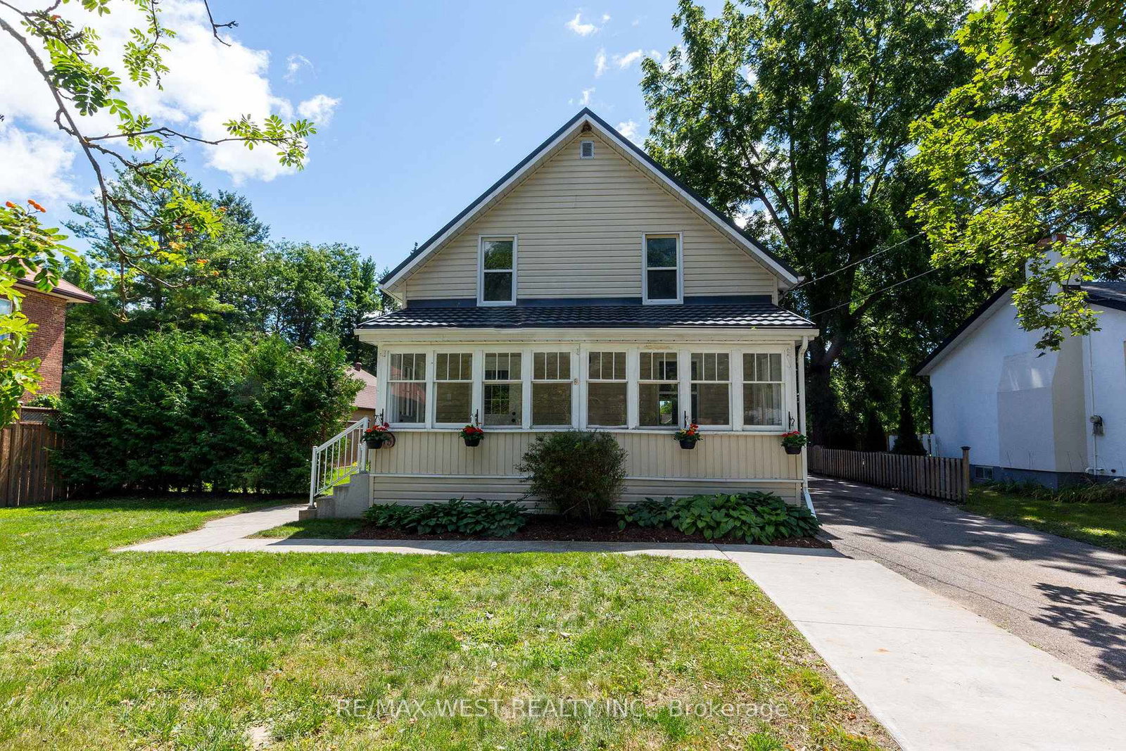 175-wellington-street-w-new-tecumseth-ontario-n13694044
