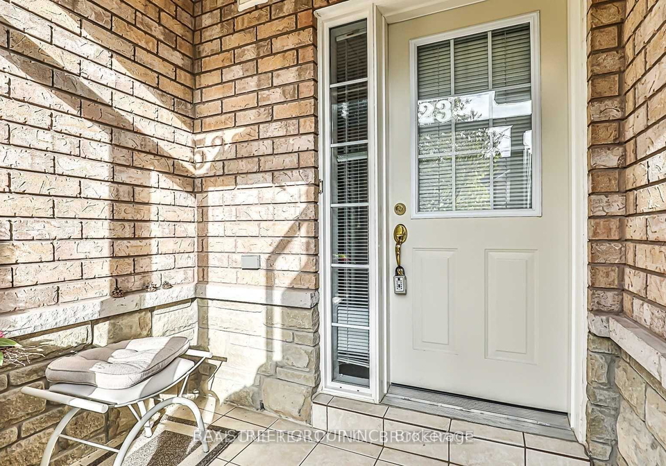 523-ainsworth-drive-newmarket-ontario-n13694234