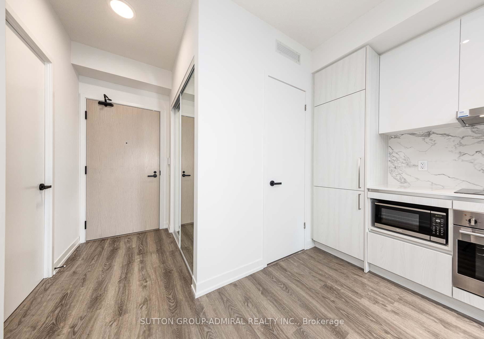 195-commerce-street-vaughan-ontario-n13694282