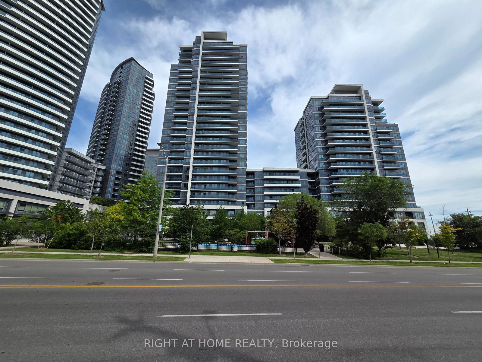 7165-yonge-street-markham-ontario-n13694304