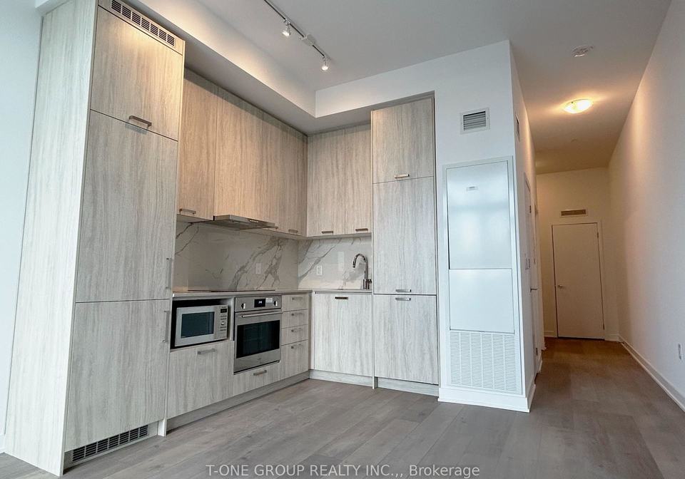 38-honeycrisp-crescent-vaughan-ontario-n13694394