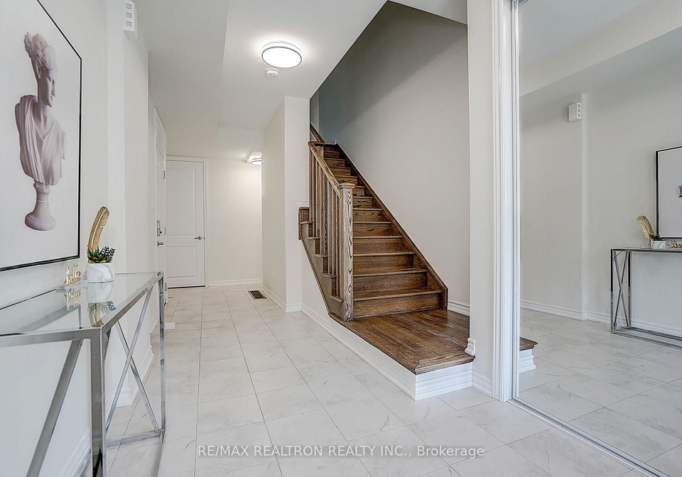 24-thomas-frisby-jr-crescent-markham-ontario-n13694408