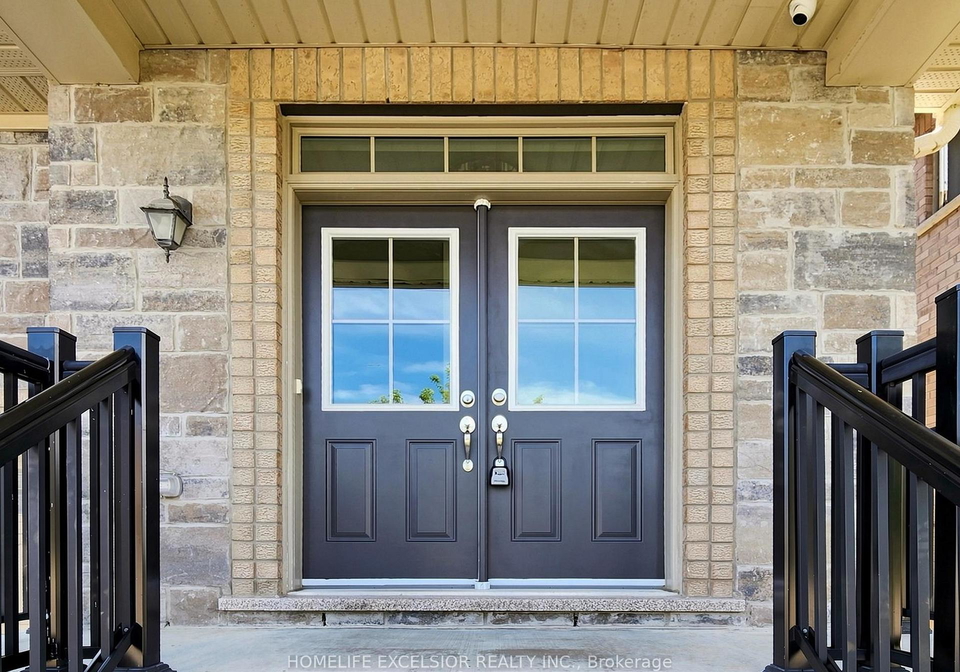 5-manor-hampton-street-east-gwillimbury-ontario-n13694476